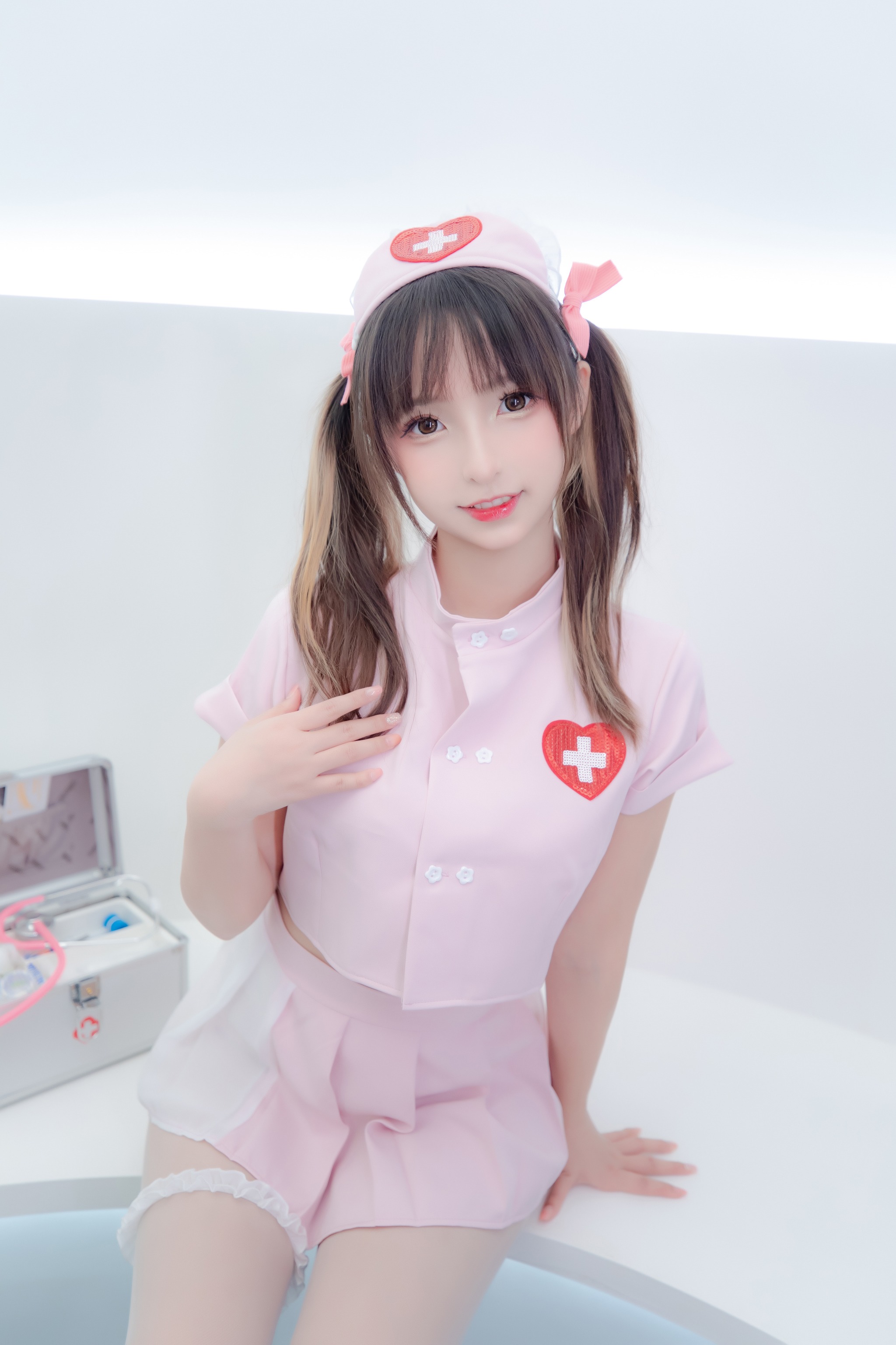 神楽坂真冬 - NO.084 绝对企画-白丝护士《心身バランス》[150P2V]-XikXak